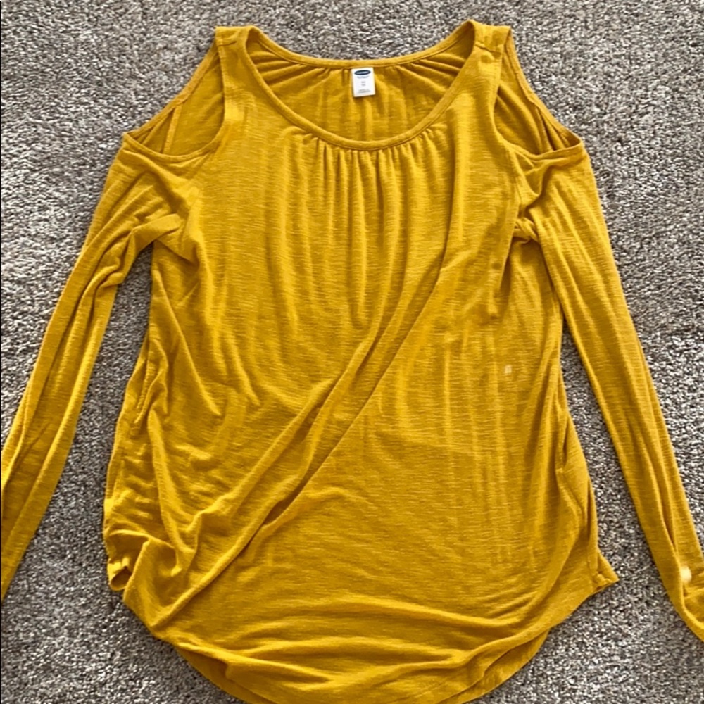 Mustard Old Navy cold shoulder long sleeve